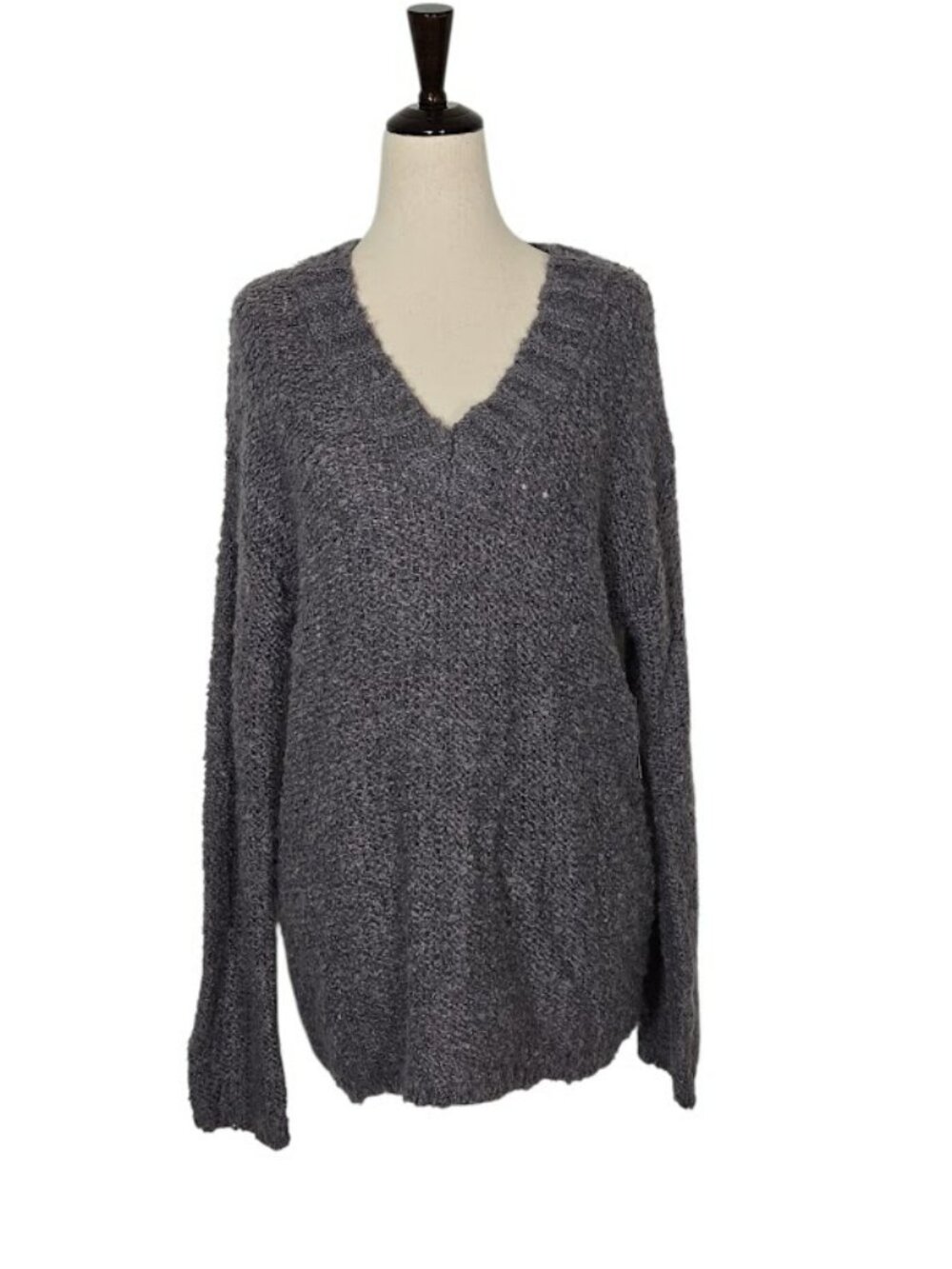 SUSINA Women’s S Excalibur Gray Fluffy Boucle V-Neck Sweater NWT